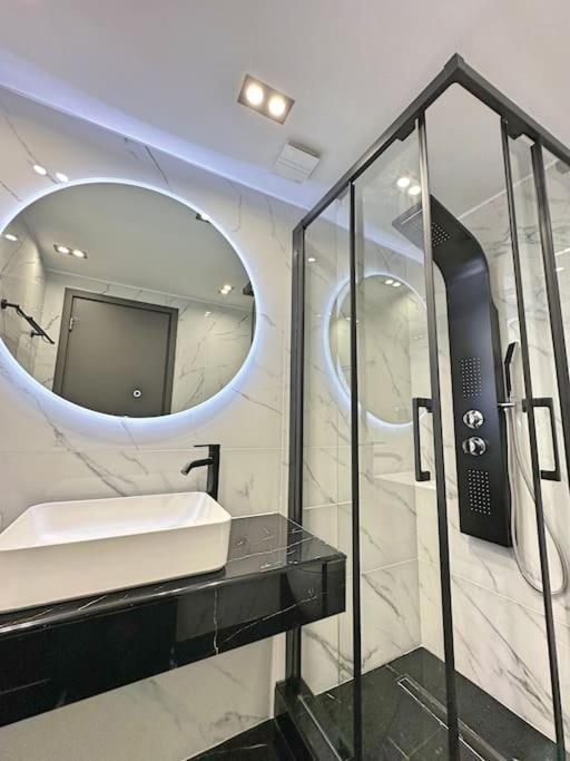 Oasis Luxury Apartments Еретрия Екстериор снимка
