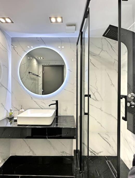 Oasis Luxury Apartments Еретрия Екстериор снимка