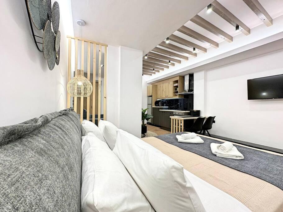 Oasis Luxury Apartments Еретрия Екстериор снимка