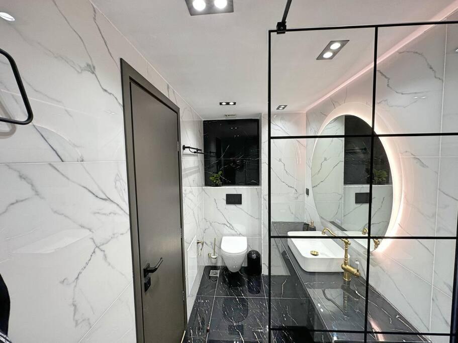 Oasis Luxury Apartments Еретрия Екстериор снимка