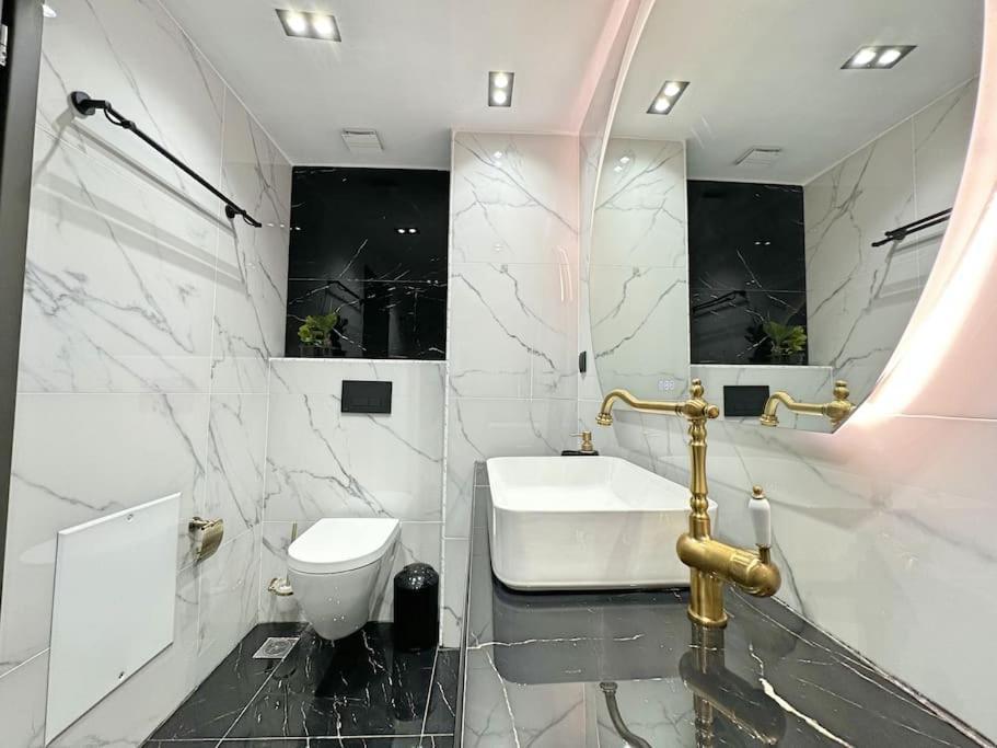 Oasis Luxury Apartments Еретрия Екстериор снимка