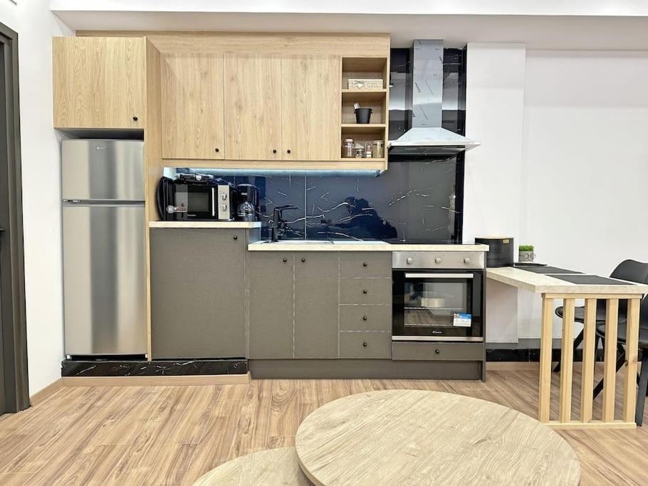 Oasis Luxury Apartments Еретрия Екстериор снимка
