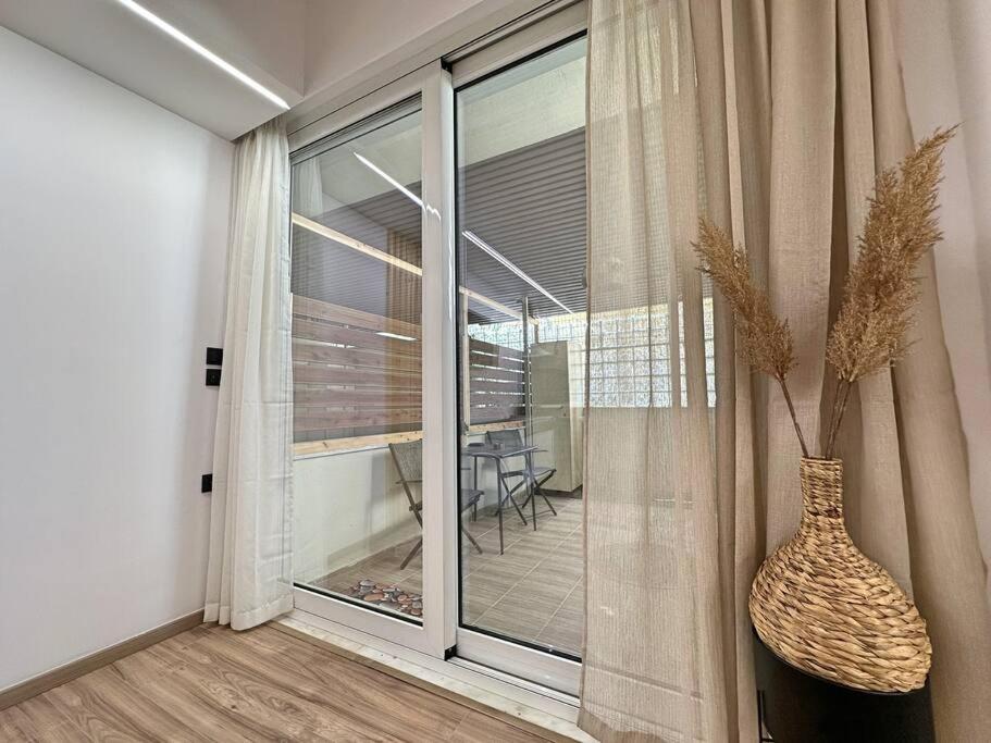 Oasis Luxury Apartments Еретрия Екстериор снимка