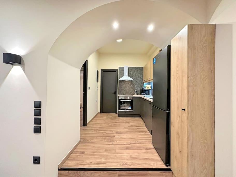 Oasis Luxury Apartments Еретрия Екстериор снимка