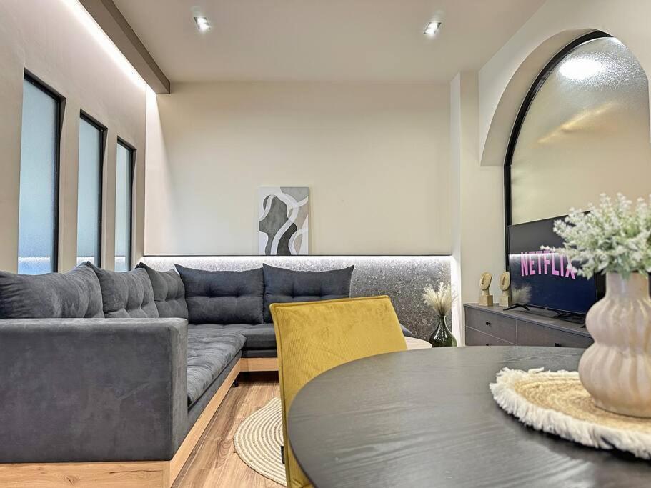 Oasis Luxury Apartments Еретрия Екстериор снимка