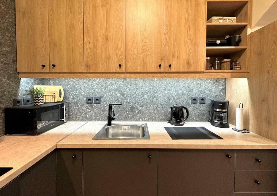 Oasis Luxury Apartments Еретрия Екстериор снимка